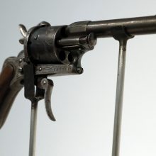 Istorinis Prancūzijos revolveris parduotas už daugiau kaip 400 tūkst. eurų