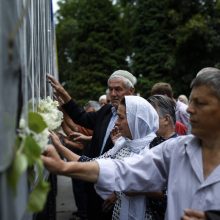 Bosnijos musulmonai pagerbė Srebrenicos aukų atminimą