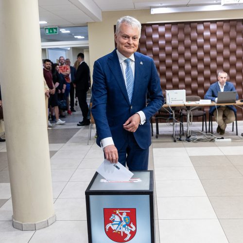 G. Nausėda balsavo iš anksto antrame prezidento rinkimų ture  © P. Peleckio / BNS nuotr.