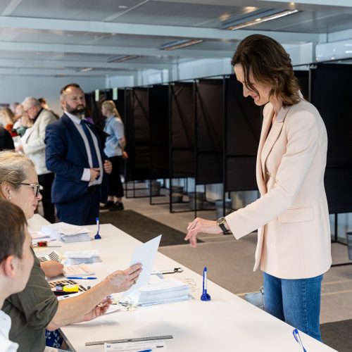V. Čmilytė-Nielsen balsavo iš anksto antrame prezidento rinkimų ture  © P. Peleckio / BNS nuotr.