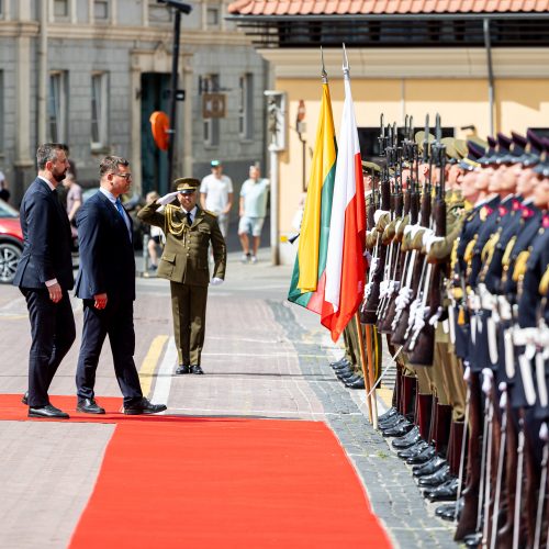 Oficiali Lenkijos gynybos ministro ir delegacijos pasitikimo ceremonija  © P. Peleckio / BNS nuotr.