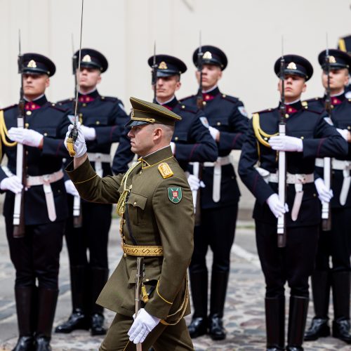 Oficiali Lenkijos gynybos ministro ir delegacijos pasitikimo ceremonija  © P. Peleckio / BNS nuotr.