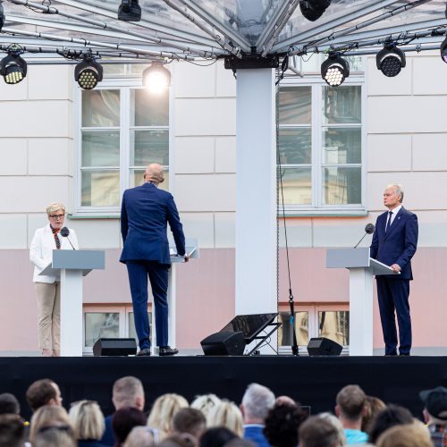 Kandidatų į Lietuvos prezidentus debatai S. Daukanto aikštėje  © P. Peleckio/BNS nuotr.