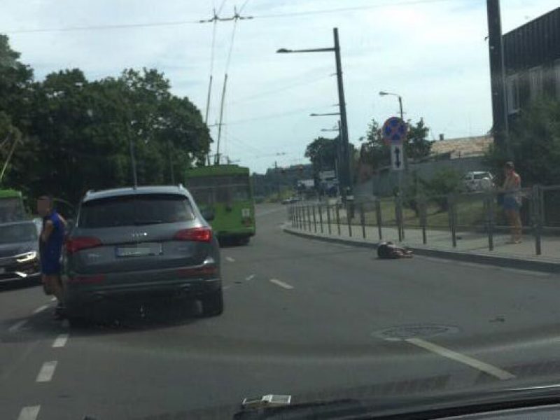 Tragiska Atomazga Sanciuose Moters Vairuoto Audi Partrenktas Paauglys Neisgyveno Diena Lt