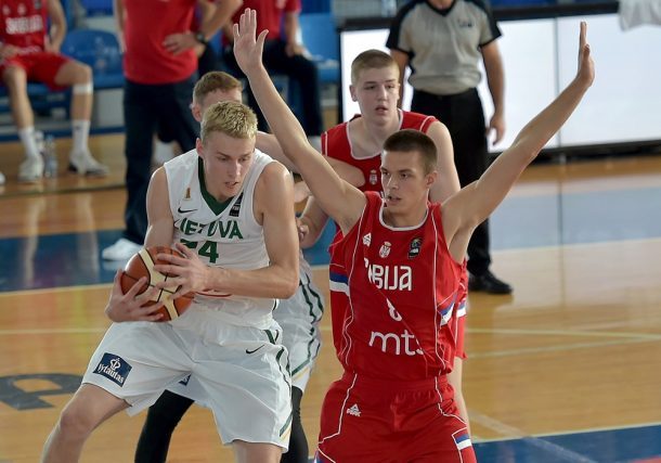 Lietuvos šešiolikmečiai krepšininkai Europos pirmenybes pradėjo pralaimėjimu