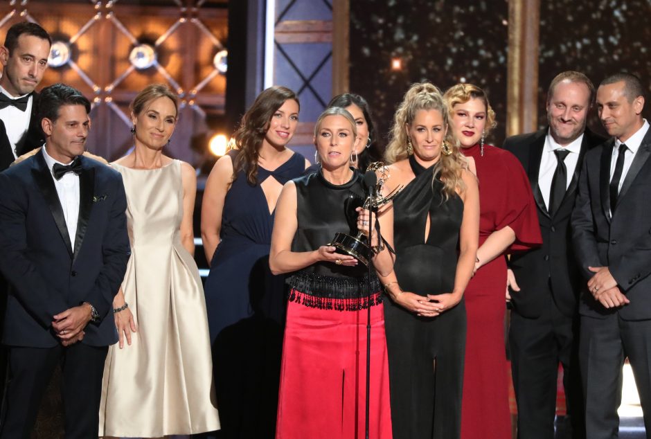 Ant raudonojo „Emmy“ kilimo laimėjo balta spalva