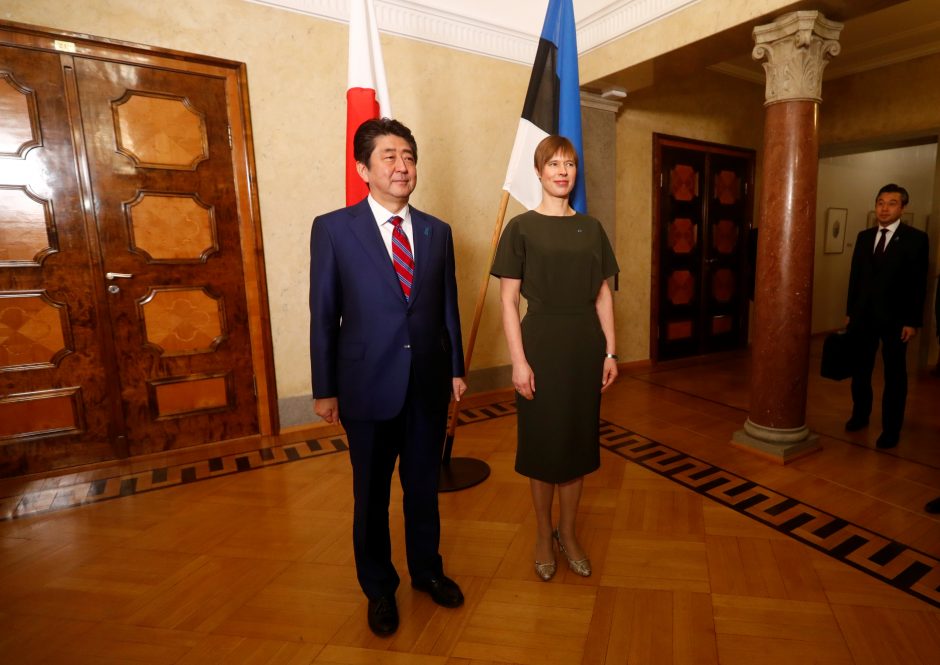Japonijos premjeras atvyko į Estiją ir tęs kelionę į Latviją bei Lietuvą