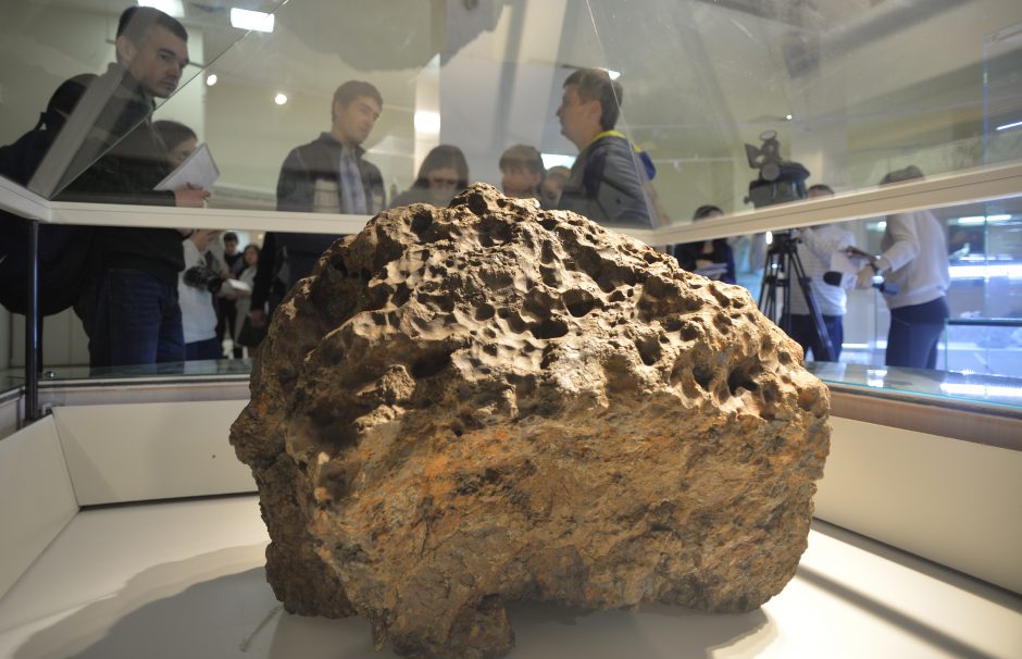 Mokslininkai: Čeliabinsko asteroidas svėrė 12 tūkst. tonų