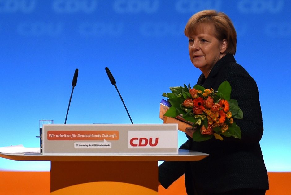 Triumfuojanti A. Merkel 97 proc. balsų perrinkta partijos lydere