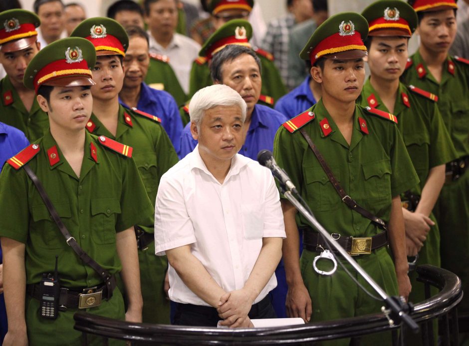 Vietnamo bankininkas nuteistas kalėti 30 metų dėl didžiulio masto sukčiavimo