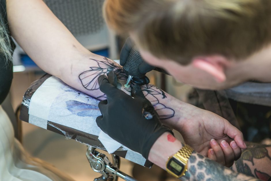 Tatuiruočių meistrų suvažiavime – ekstravagantiški svečiai