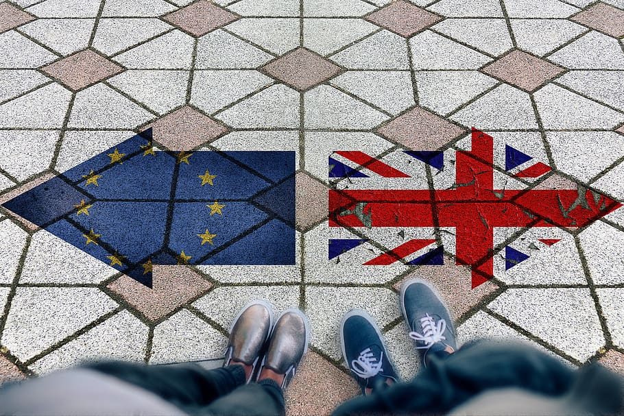 Sienos po „Brexito“ atskirs ES ir JK piliečius