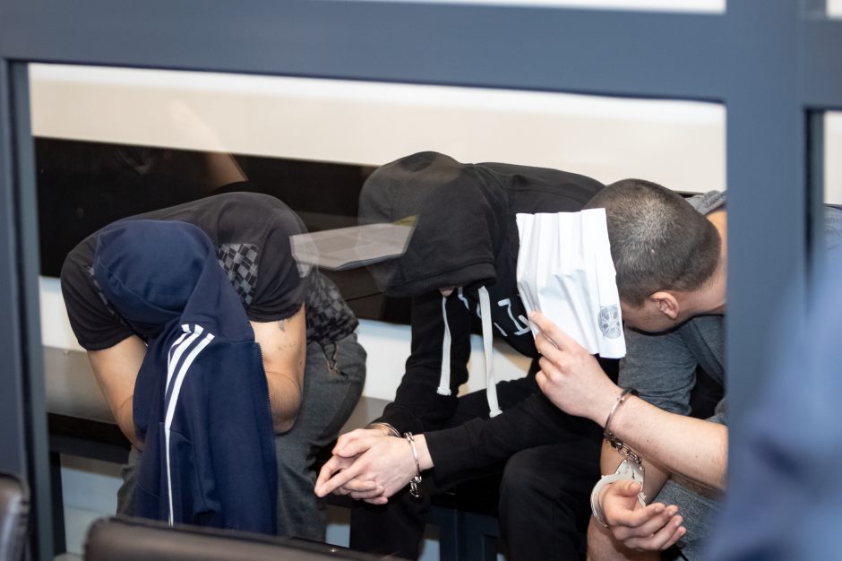 Lietuvą sukrėtusios žmogžudystės byla: teisme tęsiamos kaltinamųjų apklausos