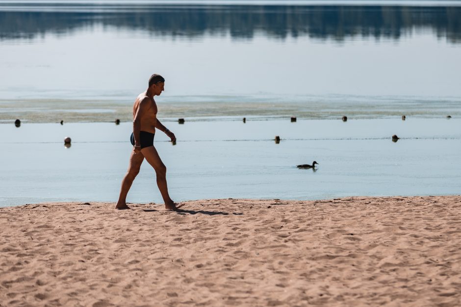 Kauno marių paplūdimio gelbėtojai nemėgsta tik banglentininkų 