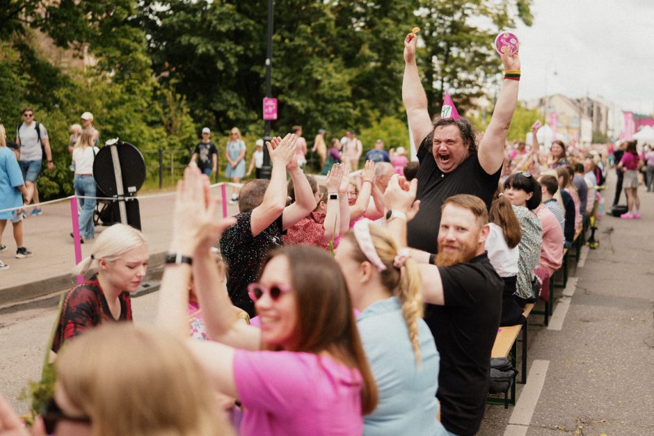 Šaltibarščių festivalis sostinę nudažė ryškiai rožine spalva: pasiekti net du unikalūs rekordai