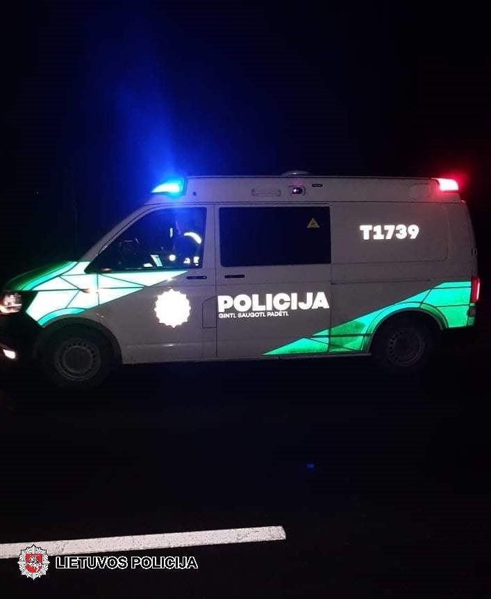 Girtas vairuotojas Tauragės rajone bausmės neišvengs: siūlė policijos pareigūnams kyšį