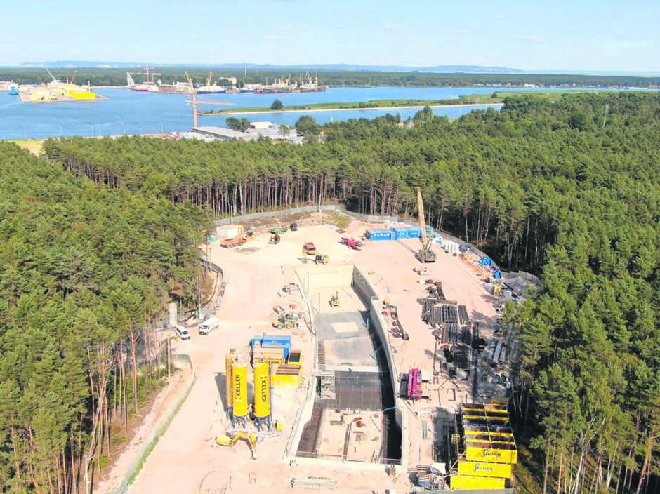 Lenkijos tunelis ties Svinouiscio uostu primena situaciją Klaipėdoje