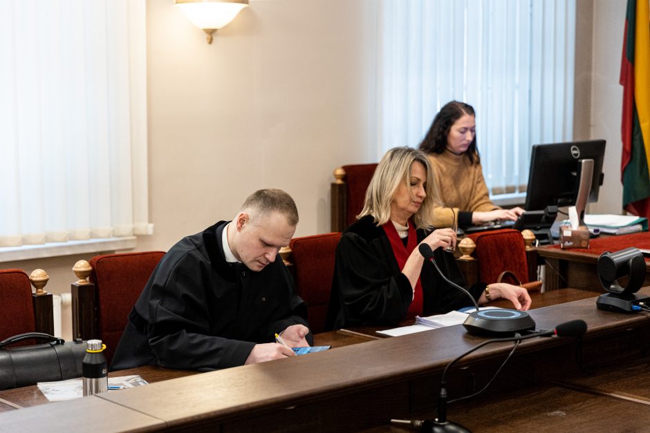 P. Gražulis Vilniaus apygardos teisme surengė spaudos konferenciją ir išėjo namo
