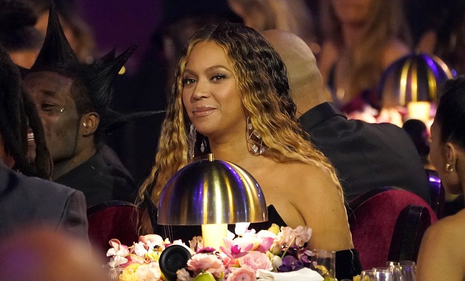 Beyonce pasiekė „Grammy“ rekordą, H. Stylesas gavo geriausio albumo apdovanojimą
