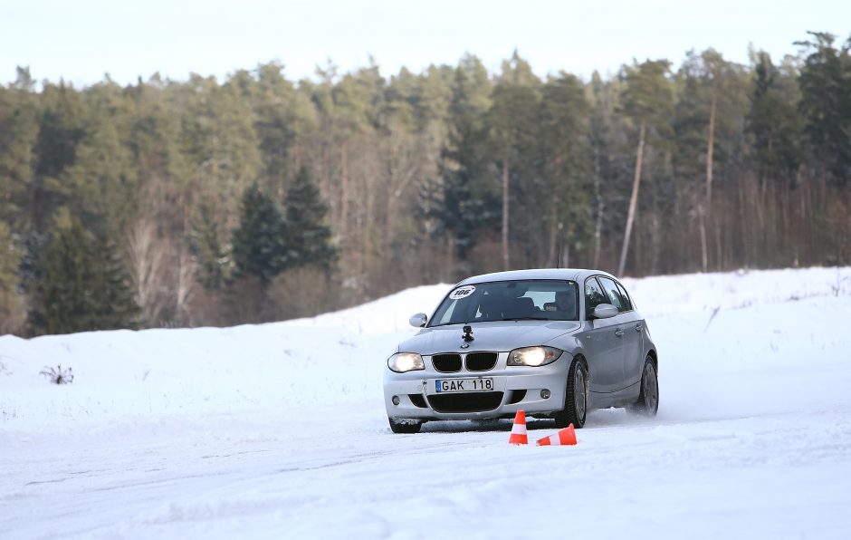 Žiemos vairavimo mokymai Nemuno žiede