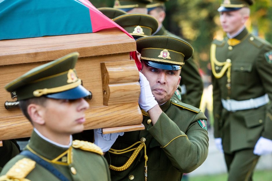 Lietuviai ir lenkai suderino sukilėlių valstybinių laidotuvių ceremoniją