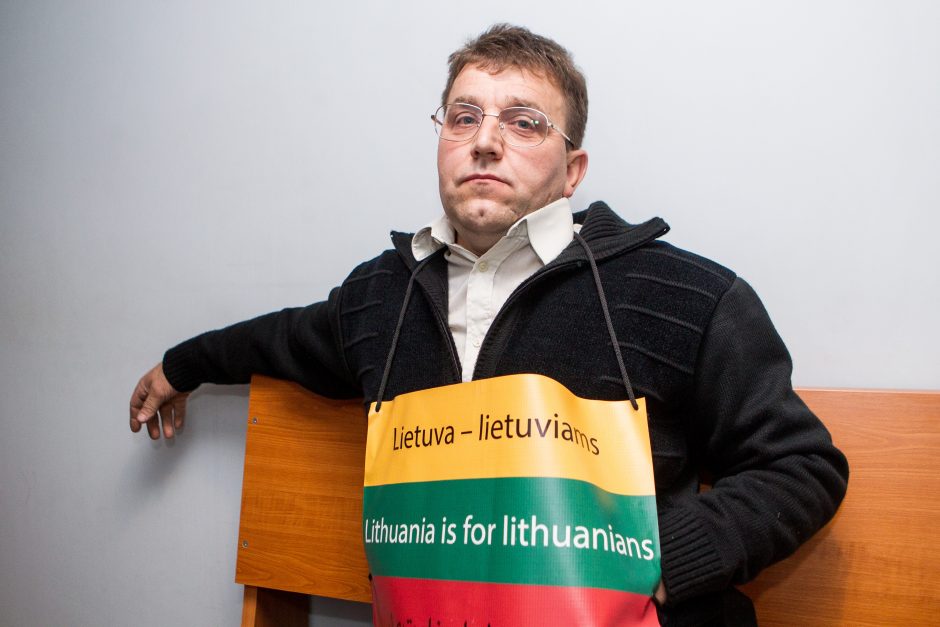 Ekvadoriečio užpuolikai ir teisme skandavo „Lietuva – lietuviams“