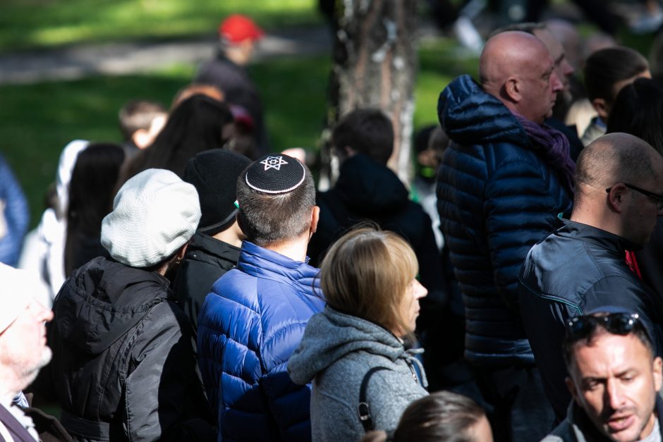 Žydų genocidų aukų atminimo diena vėl žiebia diskusijas apie istorinę atmintį