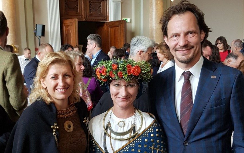 Trys Baltijos sesės steigia bendrą valstybių kultūros fondą