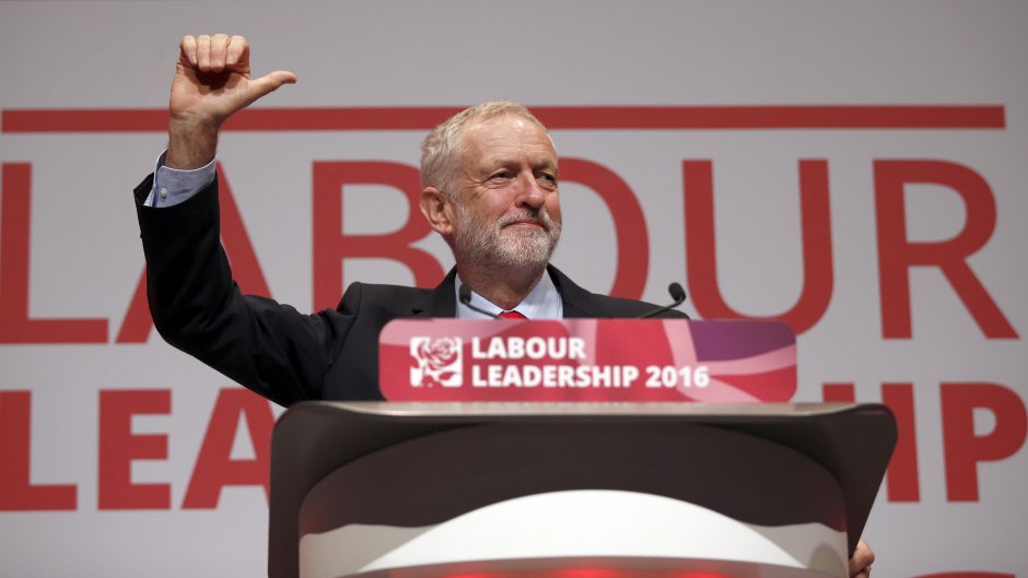 J. Corbynas – britų leiboristus supriešinęs kairiojo sparno lyderis