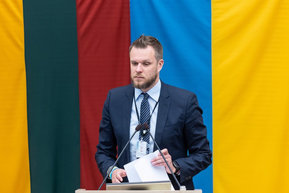 G. Landsbergiui tenka atlaikyti interpeliaciją Seime: turėjo klausimų opozicijai