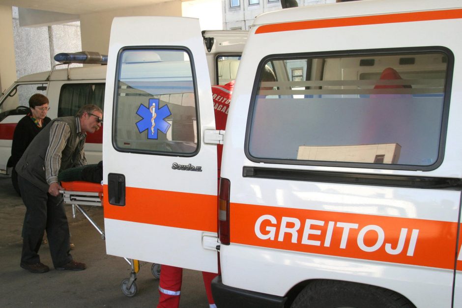 Avarija Molėtų plente: susidūrus automobiliams į ligoninę išvežta moteris