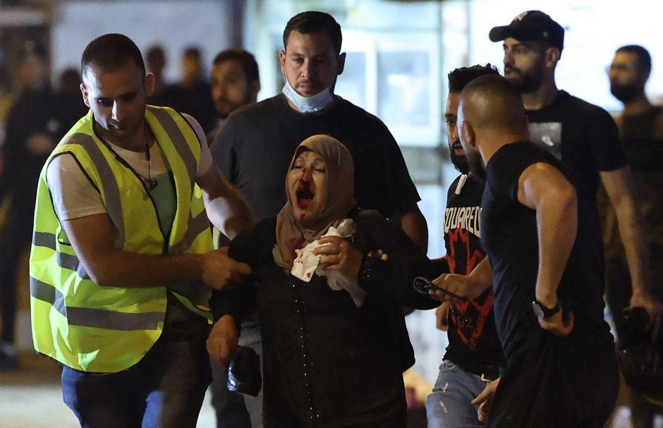 Jeruzalėje – nauji susirėmimai: guminėmis kulkomis sužeista dešimtys žmonių