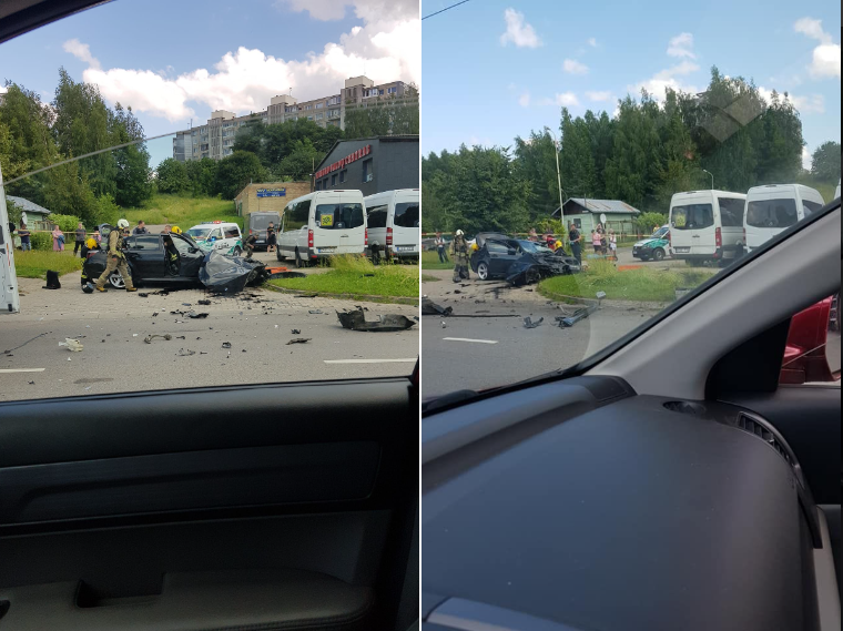 Justiniškių gatvėje – kraupi BMW avarija: automobilis virto metalo laužu