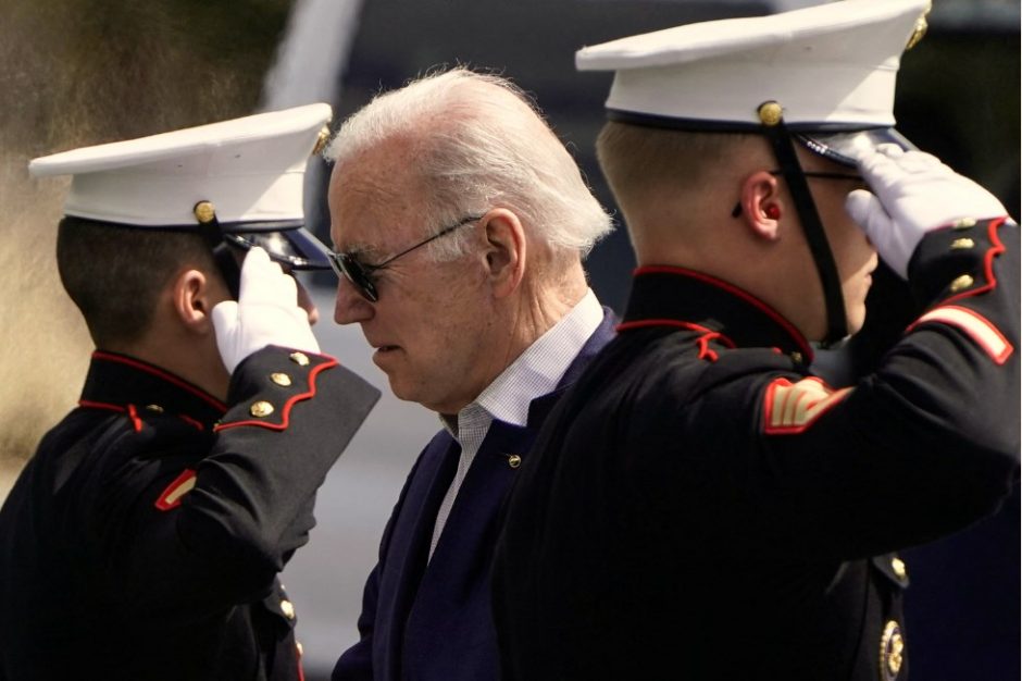 JAV prezidentas J. Bidenas atvyks į Lenkiją tartis dėl krizės Ukrainoje