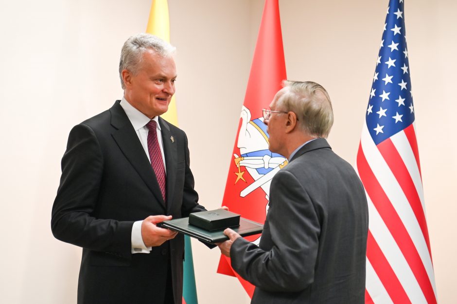 Prezidentas Niujorke įteikė apdovanojimus Lietuvai nusipelniusiems žmonėms