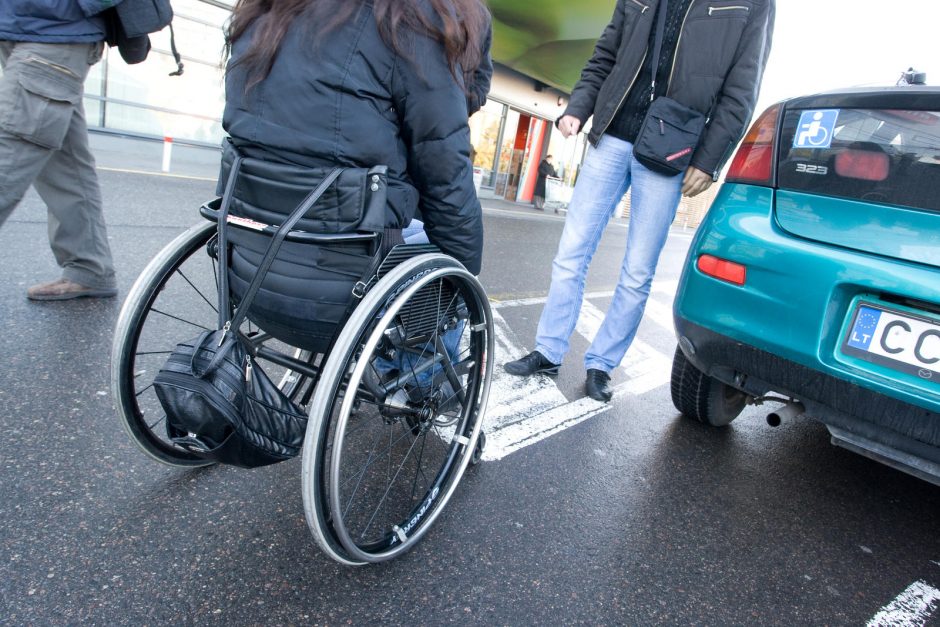 Auditas parodė: paslaugos neįgaliesiems Lietuvoje nėra pakankamai užtikrinamos
