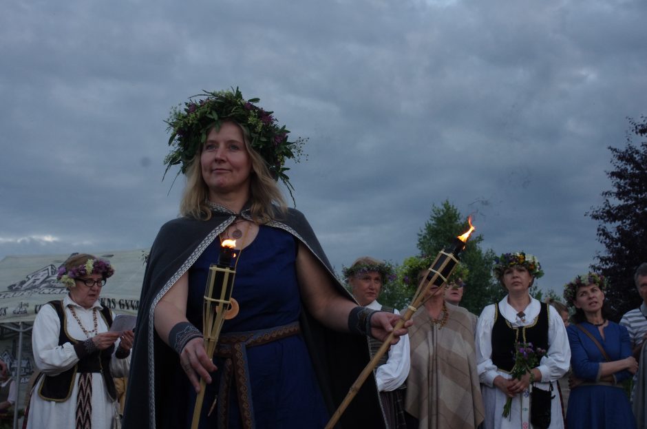 Šimtmečio Joninės Trakų rajone: padovanok žolynų vainiką Lietuvai