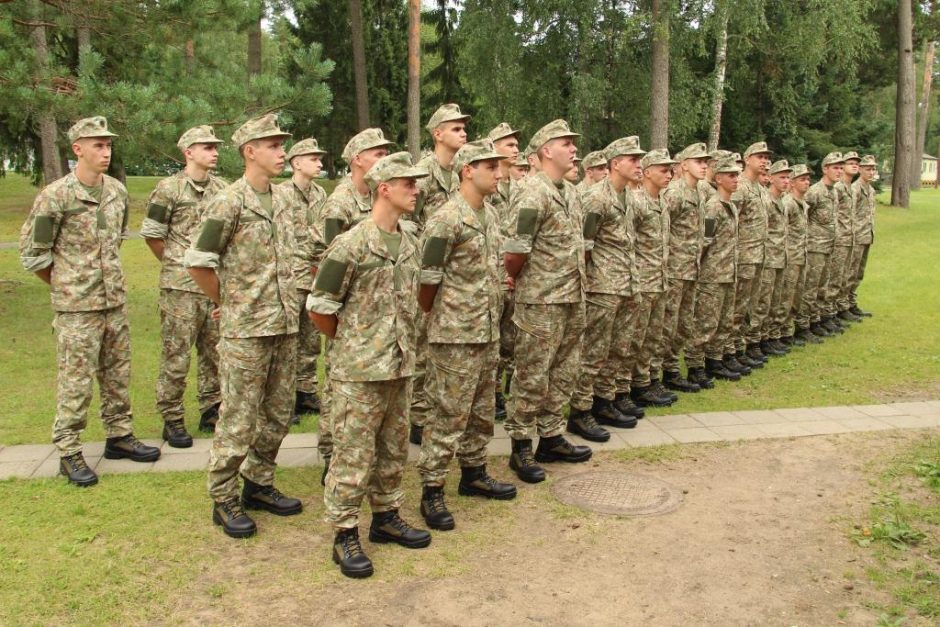 Tarnybą kariuomenėje pradeda per 650 šauktinių, tarp jų – net 21 mergina