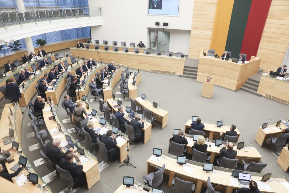 Pasibaigusios Seimo sesijos darbų rezultatas – per 400 teisės aktų