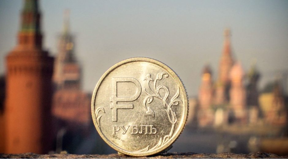 ES pareigūnas: daugiau Rusijos bankų bus atriboti nuo SWIFT