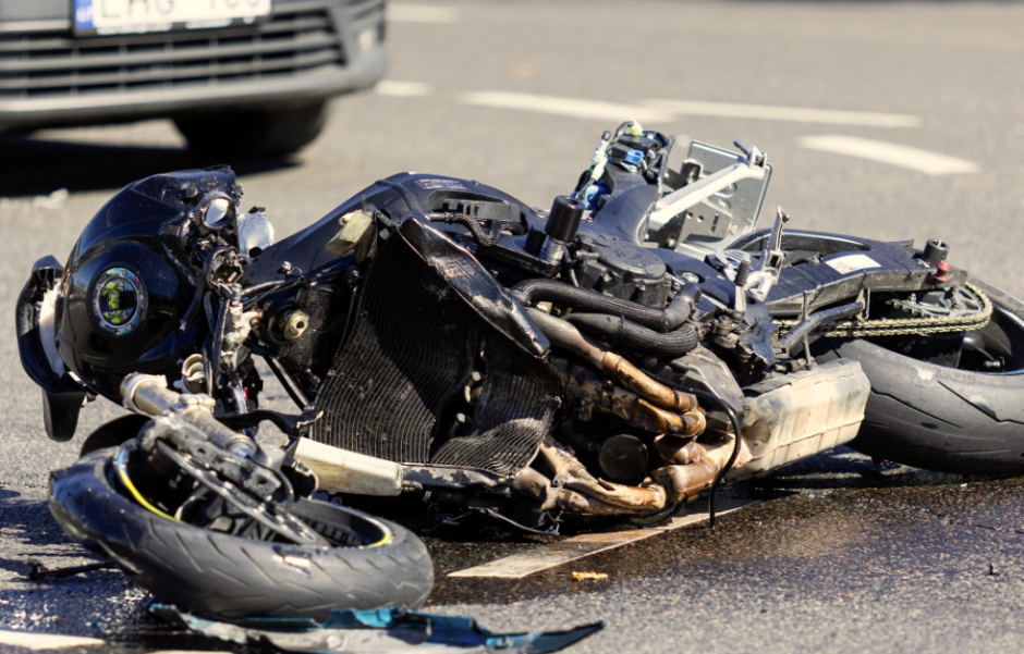 Panevėžyje per avariją sužalotas motociklininkas