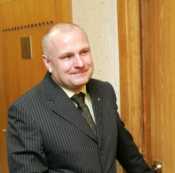 STT sulaikė kyšininkavimu įtariamą buvusį Seimo narį R. Ačą