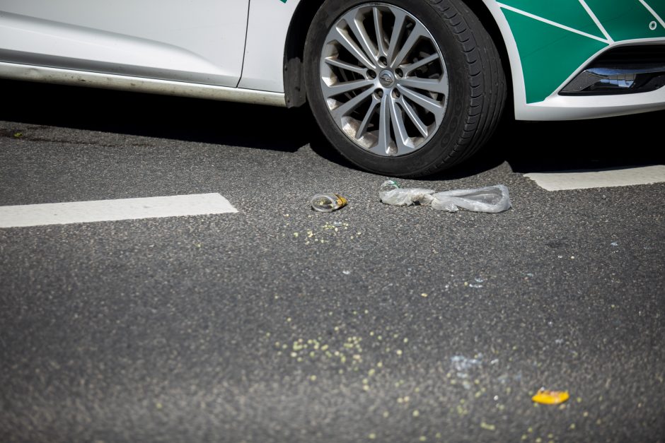 Panevėžio rajone – kraupi avarija: susidūrus trims transporto priemonėms, prispausta motociklininkė
