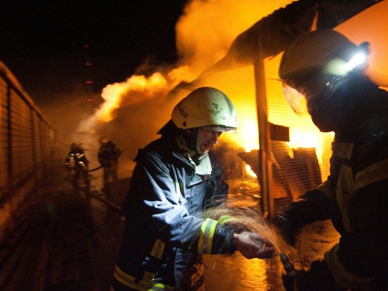 Vilniaus rajone esančiame gamybiniame pastate kilo gaisras