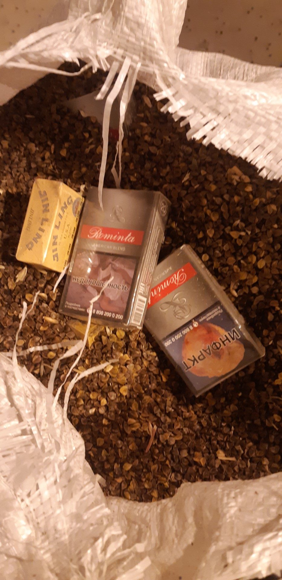 Grikių maišuose iš Rusijos – kontrabandinės cigaretės