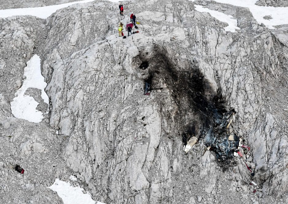 Austrijos Alpėse sudužus lengvajam lėktuvui žuvo trys žmonės