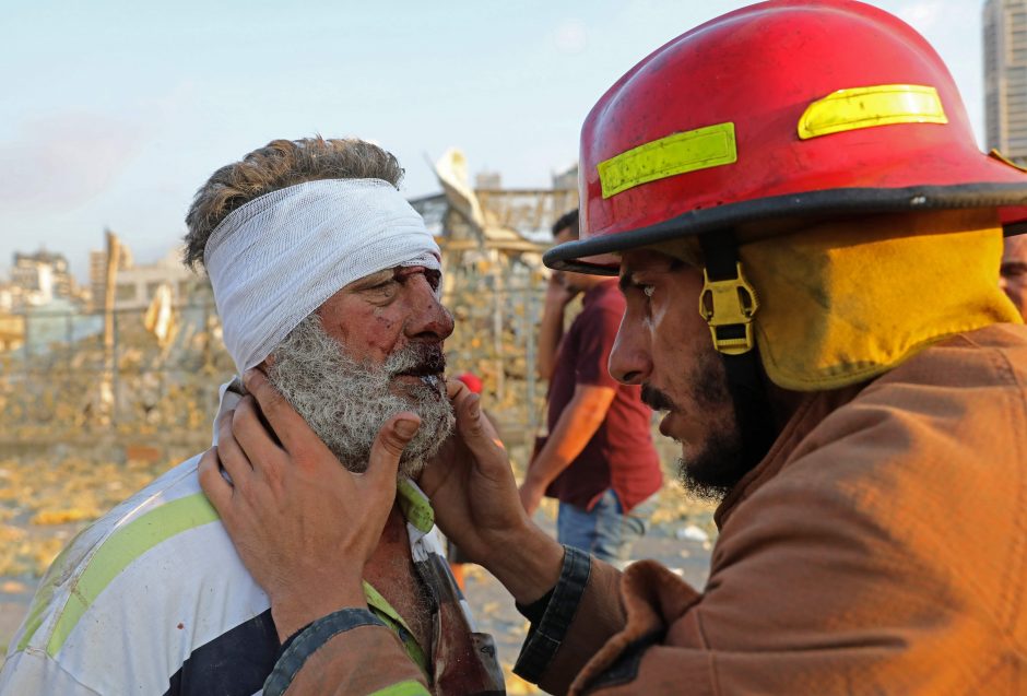 Europos Sąjunga į Beirutą skubiai išsiųs gelbėtojų