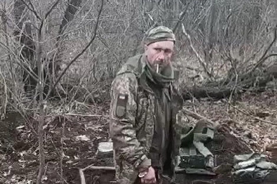 Kyjivas teigia identifikavęs plačiai paplitusiame vaizdo įraše nužudytą ukrainiečių karį