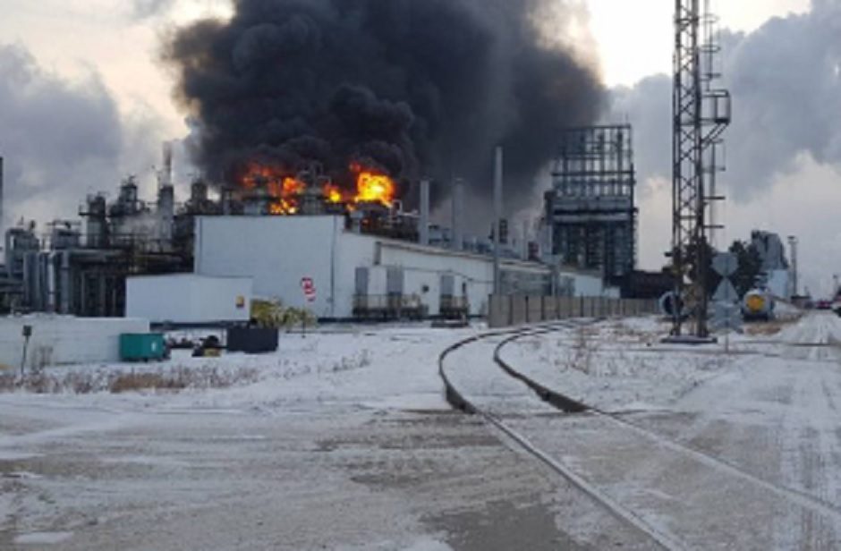 Rusijoje – vėl gaisras: užsiliepsnojus naftos perdirbimo gamyklai žuvo du žmonės