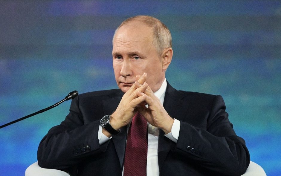 V. Putinas: Rusija ir toliau priešinsis Vakarų įvestoms sankcijoms